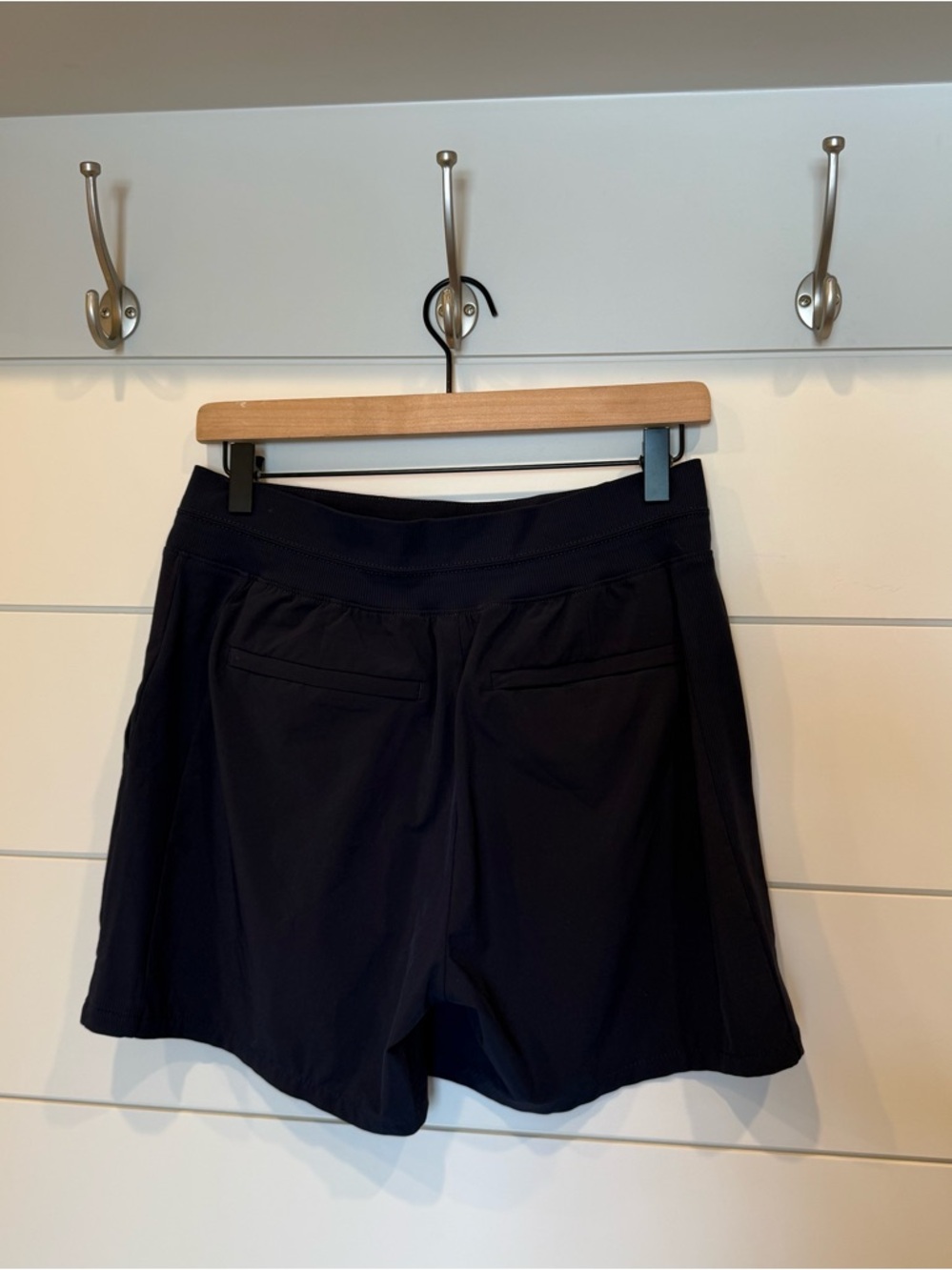 Athleta Brooklyn shorts 8 Tall - Picture 4 of 8